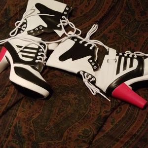 Harley Quinn boots